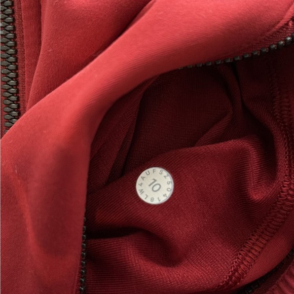 NWOT Lululemon jacket size 10 in burnt red  ladies jacket PTP flat lay 18.5 - Picture 3 of 5